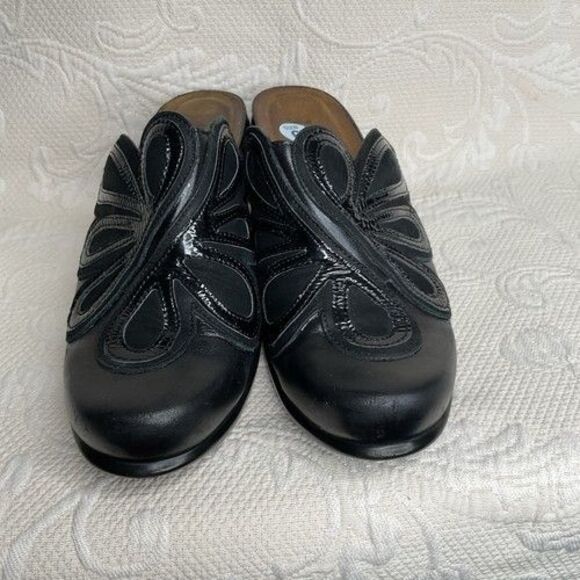 Naot Adore Black Swirl Scalloped Leather Clogs Mule Women Size 6 Artsy - Picture 8 of 9